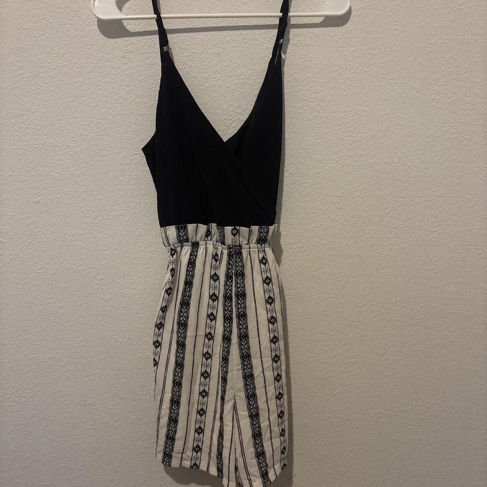 Lily Rose Romper Sleeveless Casual Summer Jumpsuit Size M